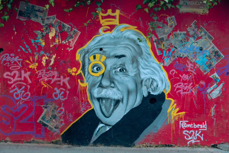 Unveiling science: breaking the myth of the lone genius and embracing teamwork in Discovery